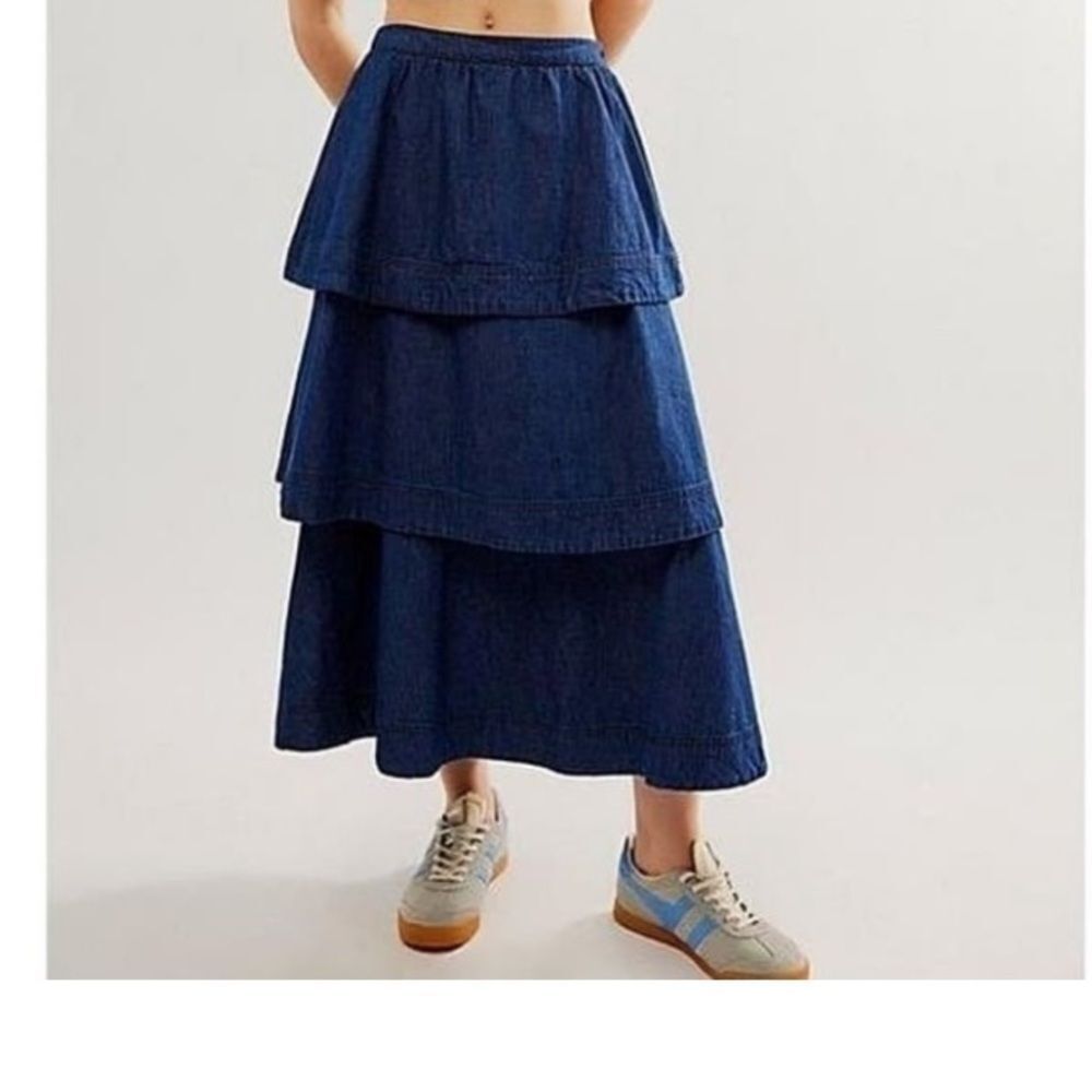 Free People Size Small Tiered Skirt Blue Ryder Denim Skirt in Midnight Blue